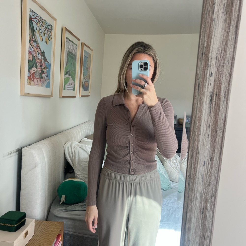 Abercrombie & Fitch Brown Fitted Button Down Shirt with Polo Collar